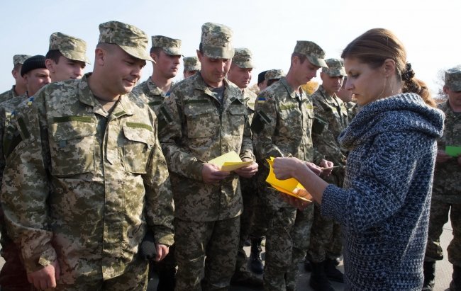 Супруга президента Украины Марина Порошенко во время визита в зону АТО