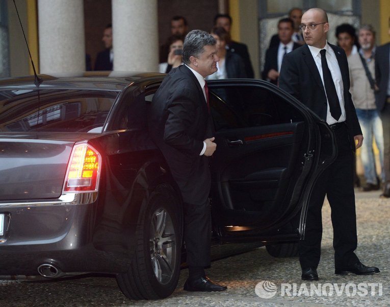 Президент Украины Петр Порошенко перед началом рабочего заседания саммита форума Азия-Европа