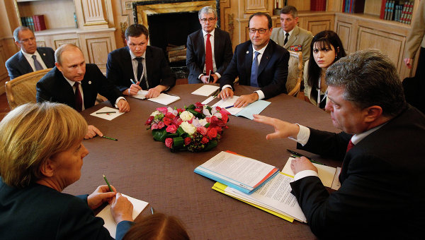 Вторая встреча Петра Порошенко, Владимира Путина и лидеров ЕС в Милане, 17 октября 2014 года. Архивное фото