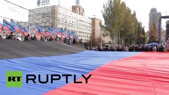 30-метровый флаг ДНР в Донецке. Видео