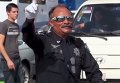 Мексиканский регулировщик, танцующий как Майкл Джексон, стал звездой сети. Видео