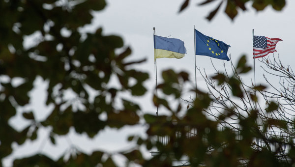 Флаги Украины, Евросоюза и США