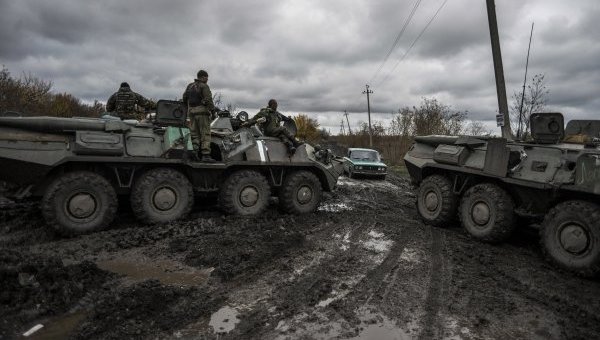 Жизнь и быт подразделений Вооруженных сил Украины в поселке Пески. Архивное фото