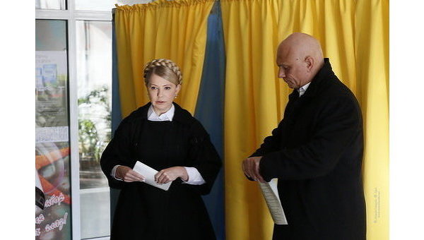 Юлия Тимошенко с супругом на голосовании