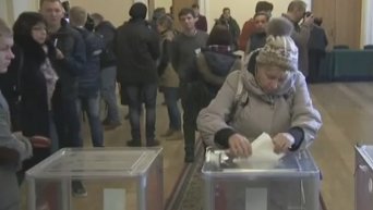 В Украине проходят досрочные выборы в Верховную Раду. Видео