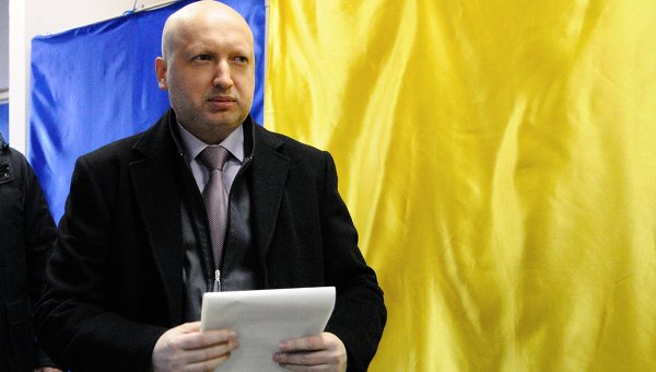 Александр Турчинов во время голосования на выборах в Верховную Раду