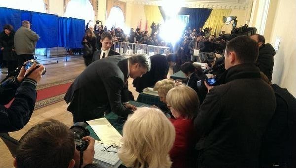 Петр Порошенко проголосовал на выборах в Верховную Раду, 26 октября 2014