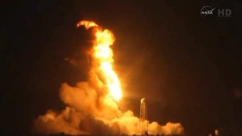 Взрыв ракеты Antares во время старта на космодроме в США. Видео