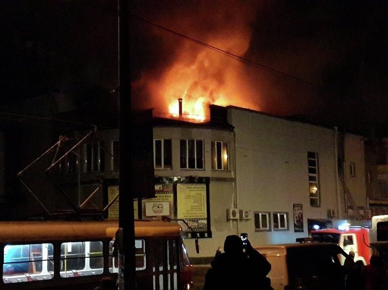 Пожар в кинотеатре Жовтень в Киеве