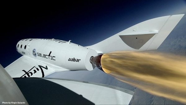 Корабль SpaceShipTwo в полете. Архивное фото