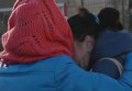 В Донецке объявлен траур по детям, погибшим во дворе школы. Видео