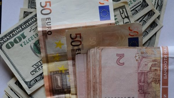 Гривны, доллары и евро