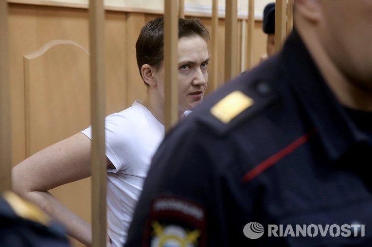Басманный суд Москвы рассматривает дело Надежды Савченко