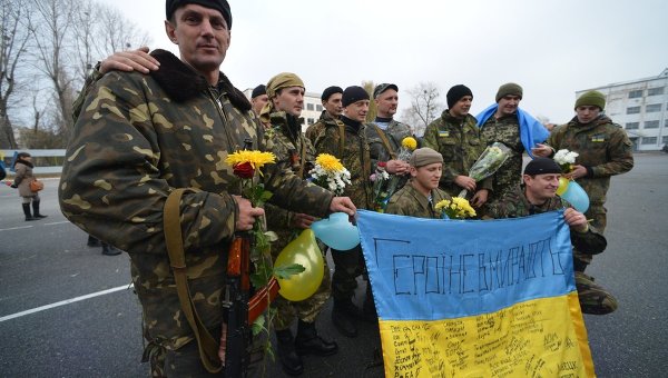 Возвращение украинских военных из зоны АТО