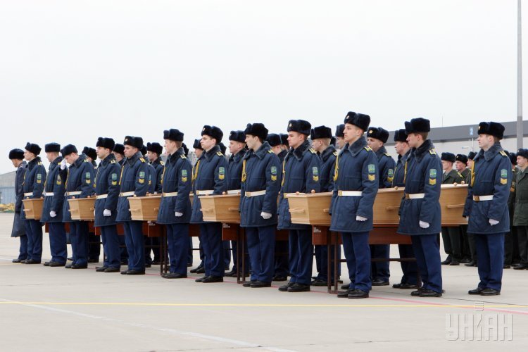 В Нидерланды отправили останки тел пассажиров Boeing