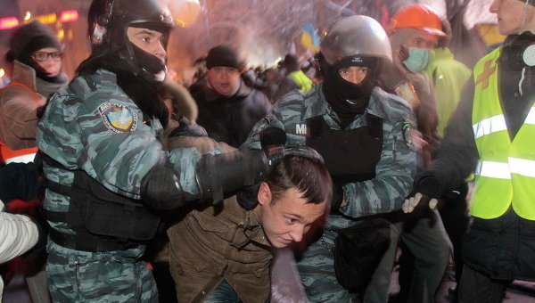 Силовой разгон митинга в Киеве бойцами Беркута. Архивное фото