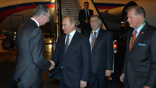 Президент России Владимир Путин (второй слева) и посол РФ в Австралии Владимир Морозов