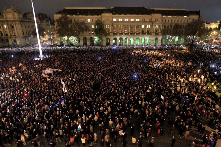 Протесты против политики премьера Венгрии