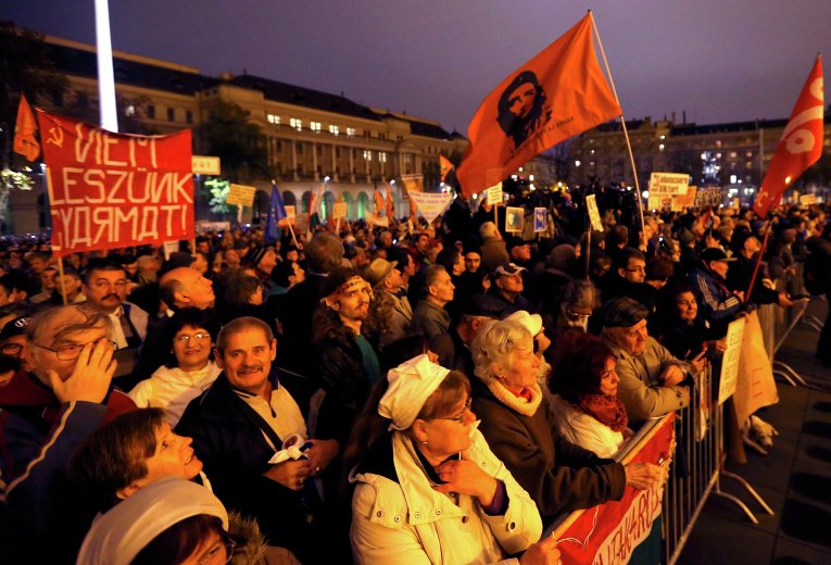 Протесты против политики премьера Венгрии