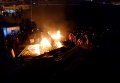 Жители Осокорков сожгли забор возле стройки у метро. Видео