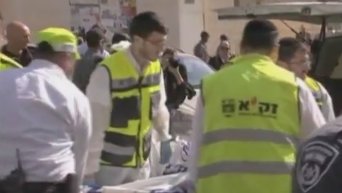 Теракт в Иерусалиме: двое палестинцев с топорами напали на людей в синагоге, Видео