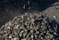 Отсортированный уголь на одной из нелегальных шахт в Торезе
