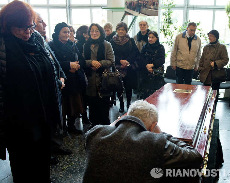 Церемония прощания с экс-министром экономики Грузии К. Бендукидзе в Тбилиси