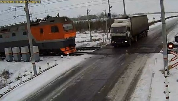 Авария на переезде в Казахстане