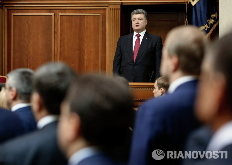 Петр Порошенко на первом заседании новоизбранной Верховной Рады