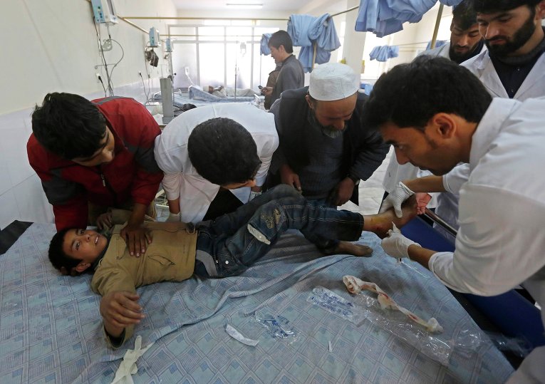 Ребенок пострадавший в теракте в Кабуле