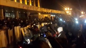 Столкновения ультрас с милицией перед концертом Ани Лорак в Киеве. Видео