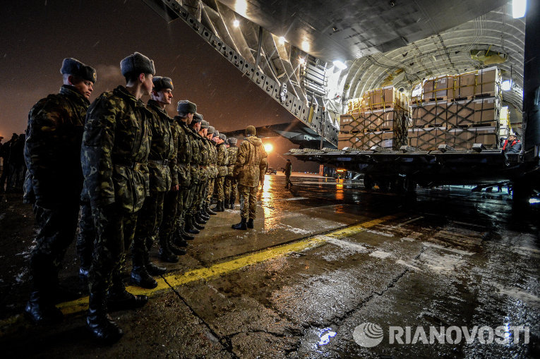 Передача канадской зимней формы для военнослужащих Вооруженных сил Украины