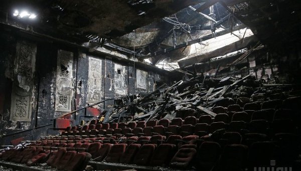 Уборка в кинотеатре Жовтень во время акции Месяц без Жовтня