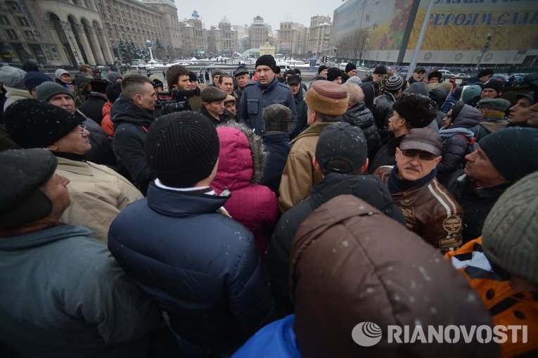 На Майдане Независимости в Киеве 30 ноября активисты провели мирную акцию протеста против генпрокурора Виталия Яремы.