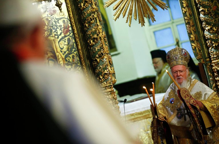 Патриарх Константинопольский Варфоломей I проводит Божественную литургию с участием Папы Римского на Вселенском Патриархате в Стамбуле