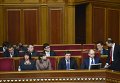 Премьер-министр Арсений Яценюк (третий справа) в ложе правительства на заседании Верховной Рады
