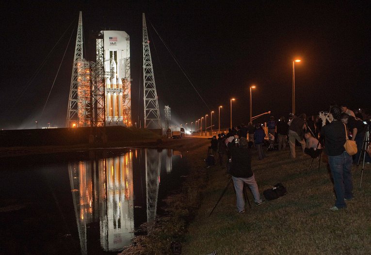 Пуск космического корабля нового поколения Orion отложен на сутки