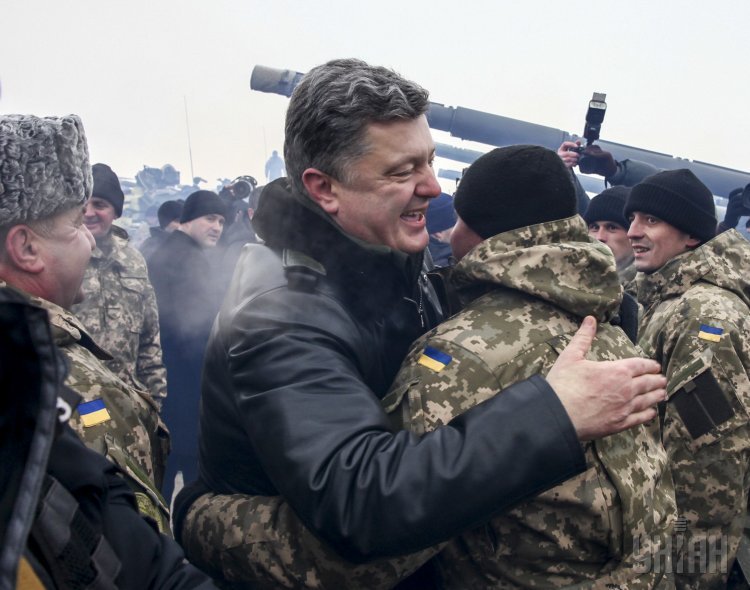Президент Украины принял участие в торжественной церемонии передачи Вооруженным силам Украины более 100 единиц боевой техники