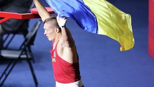 Украинский боксер Александр Усик