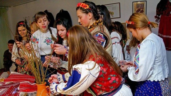 Андреевские вечерницы в Закарпатском музее архитектуры и быта в Ужгороде