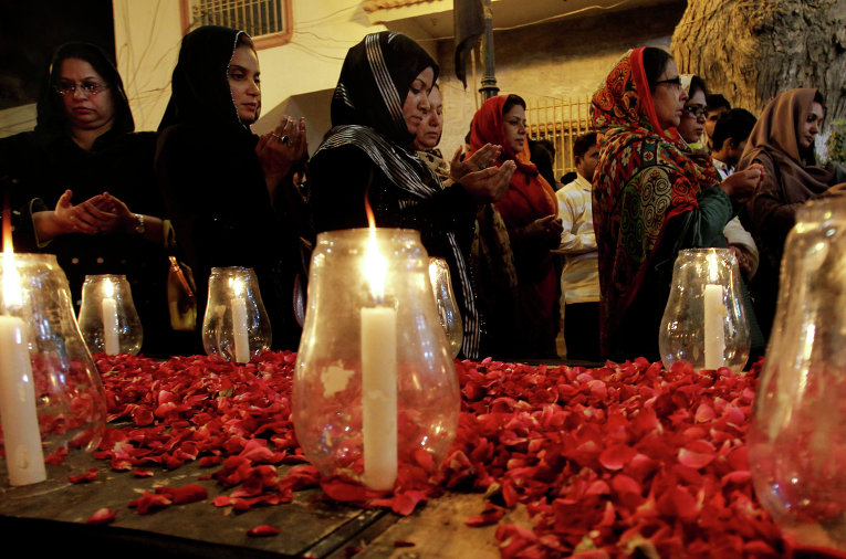 Церемония почтения памяти погибших в Пакистане