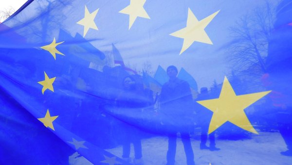Флаг ЕС возле МВД Украины