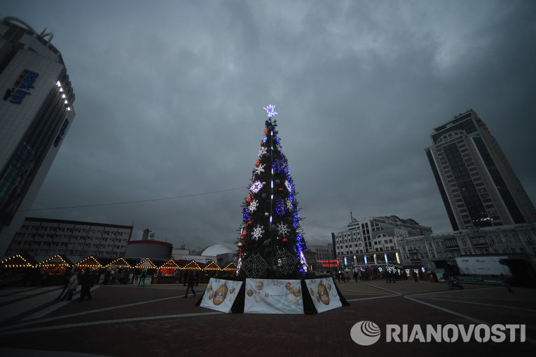 Новогодняя ярмарка на Троицкой площади