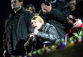 Бывший премьер-министр Юлия Тимошенко, освобожденная из тюремного заключения, на площади Незалежности в Киеве.