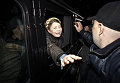 Бывший премьер-министр Украины Юлия Тимошенко выезжает из больницы в Харькове.
