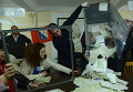 Сотрудники одного из избирательных участков в Севастополе подсчитывают голоса по итогам референдума о статусе Крыма.