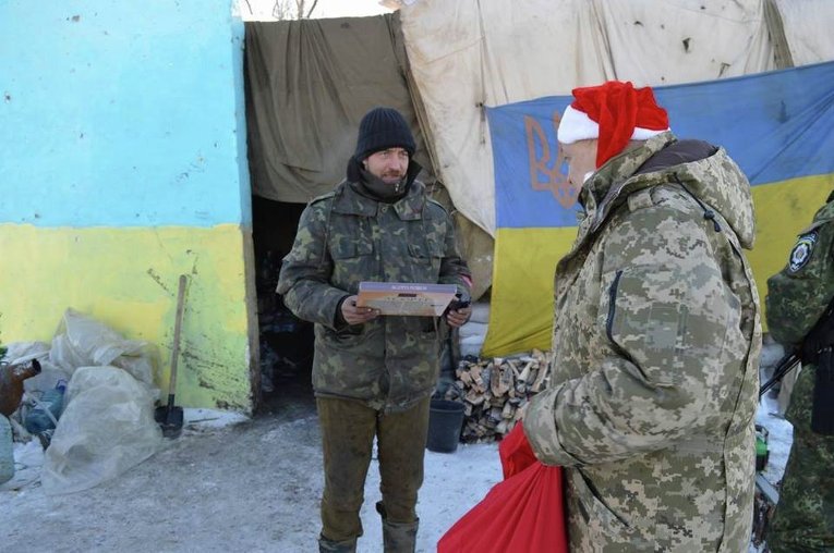 Геннадий Москаль поздравил военнослужащих с Новым годом