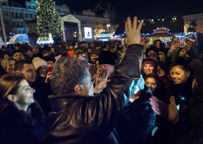 Марина и Петр Порошенко на Софийской площади в Киеве