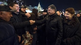 Марина и Петр Порошенко на Софийской площади в Киеве