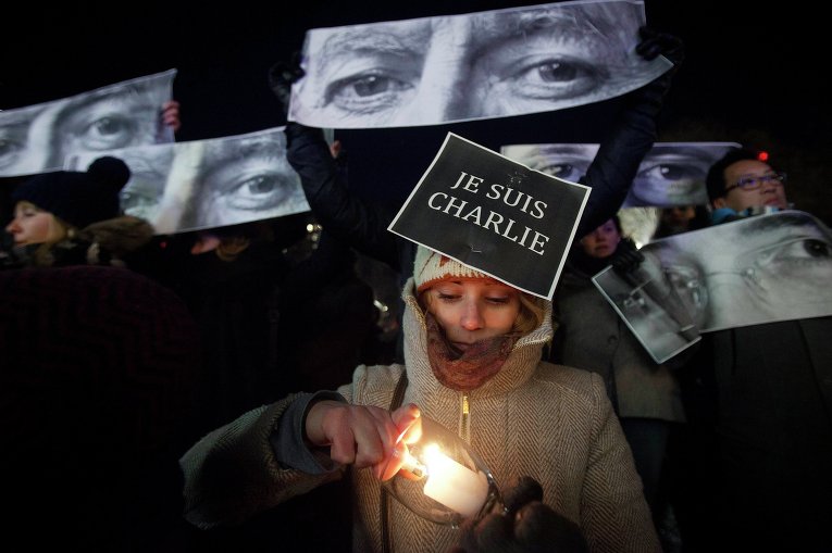 Акция памяти жертв теракта в Париже
